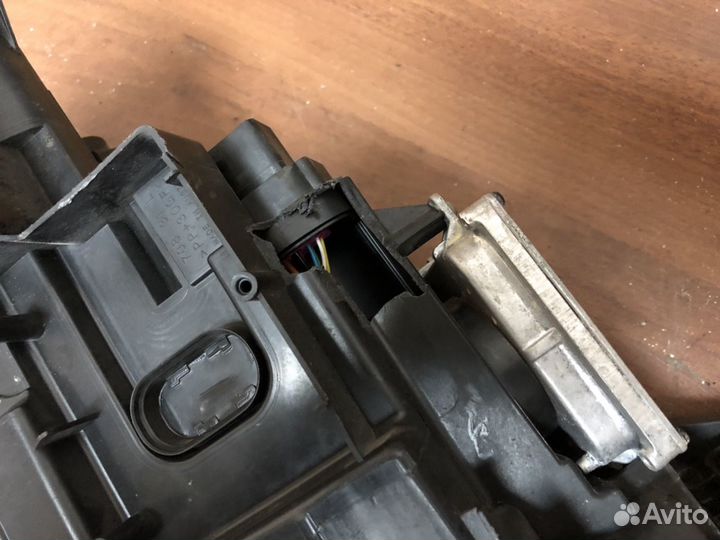 Фара левая Audi Q3 ксенон