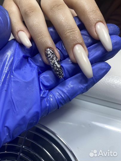 Модель на наращивание ногтей