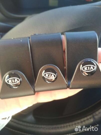 Крючки на заднее сиденье авто Kia