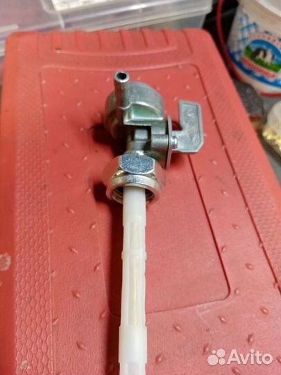Кран на бензобак