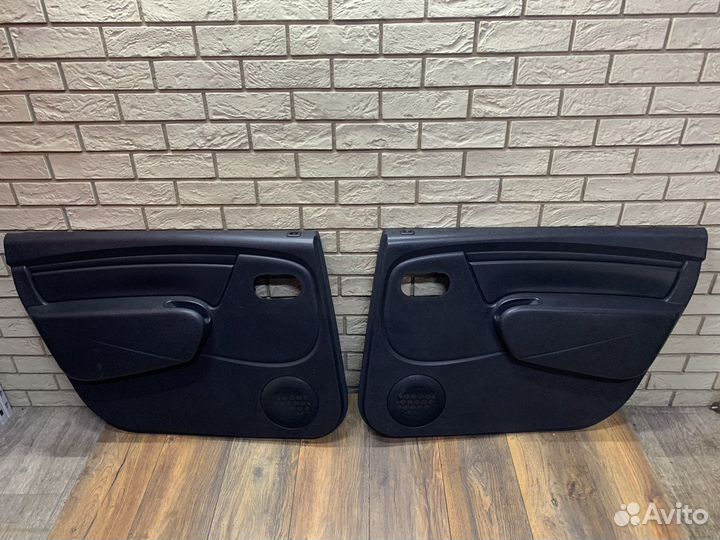 LADA Largus Обшивка двери задней левой и правой