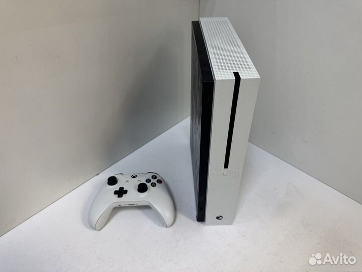 Игровые приставки Xbox One S