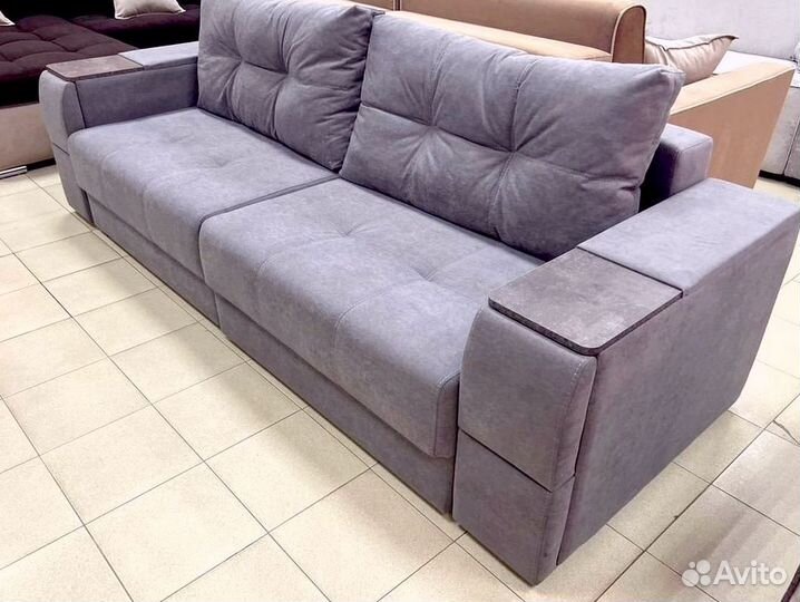 Диван с ящиками и столом