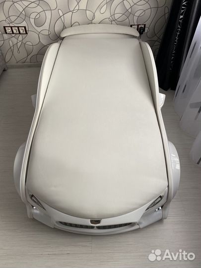 Детская кровать машина