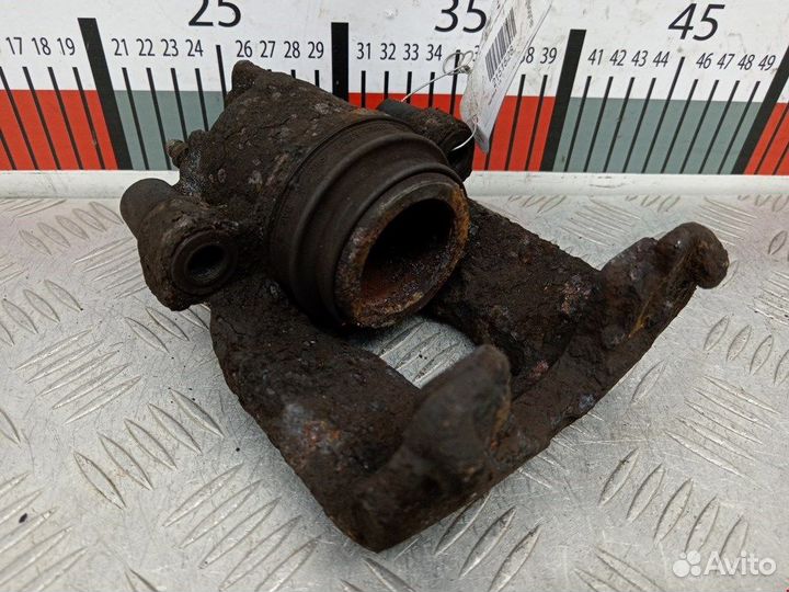 Суппорт передний левый