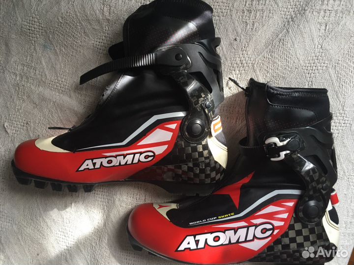 Лыжные ботинки atomic wc skate 43 1/3 eur