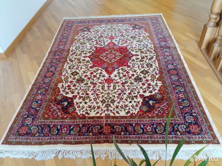 Ковер шерстяной ручной работы