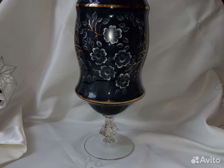 Ваза-кубок. Хрусталь. Антиквариат