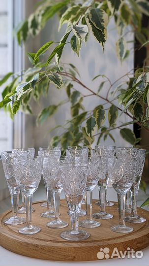 Хрусталь, фарфор, стекло, рюмки, тарелки, стаканы