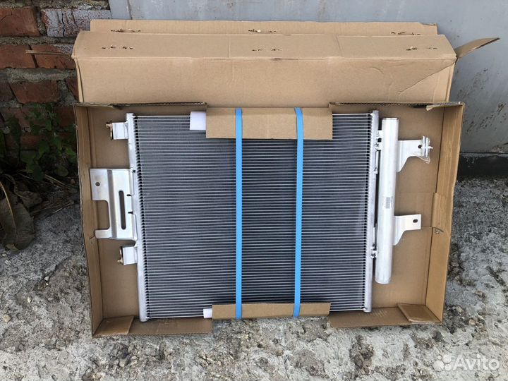 Радиатор кондиционера Jaguar XJ 2009-2018