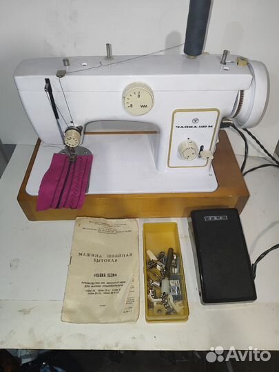 Швейная машинка Чайка 132м