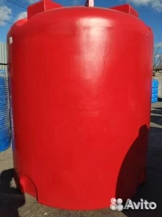 Емкость пластиковая на 10000 под воду под жку