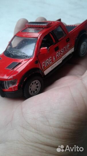 Машинка игрушечная