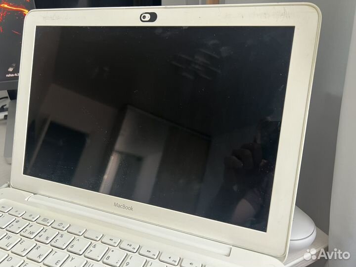 Macbook 13 mid 2010 в разбор, экран, матрица