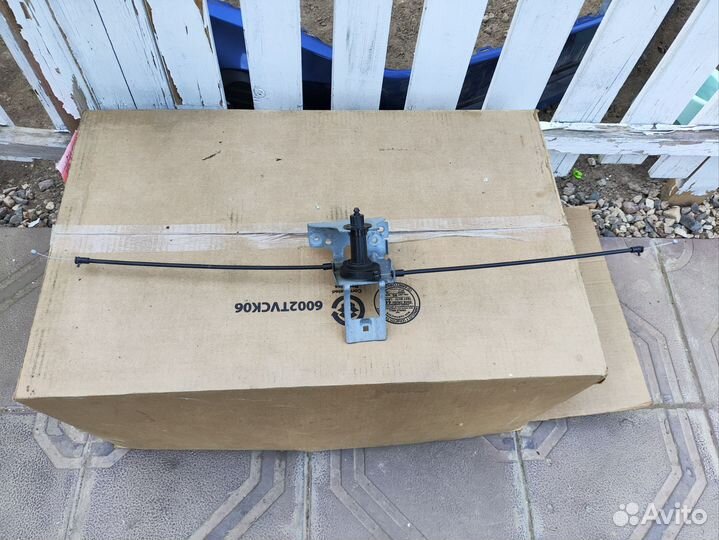 Трос капота Skoda Kodiaq 565823529C