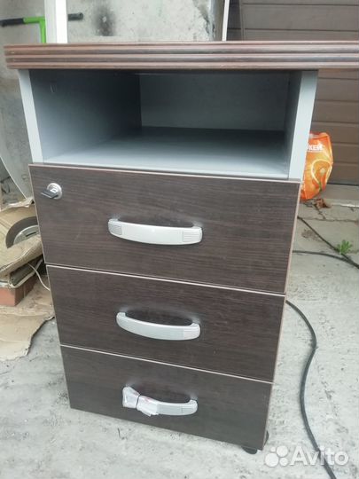 Стол письменный defo berlin с надстройкой