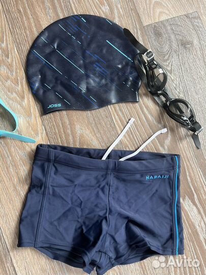 Плавки, шапочка, очки для плавания