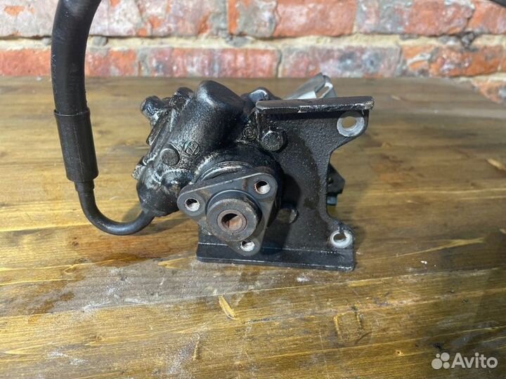 Насос гидроусилителя руля Bmw X5 E53 M54B30 2006