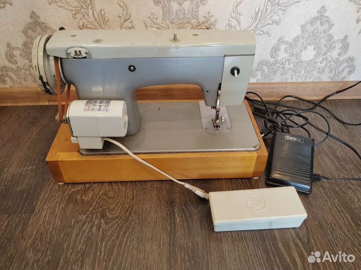 Швейная машина Чайка 3