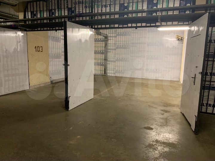 Гараж, > 30 м²