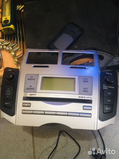 Продам оригинальную магнитолу toyota yaris 2008