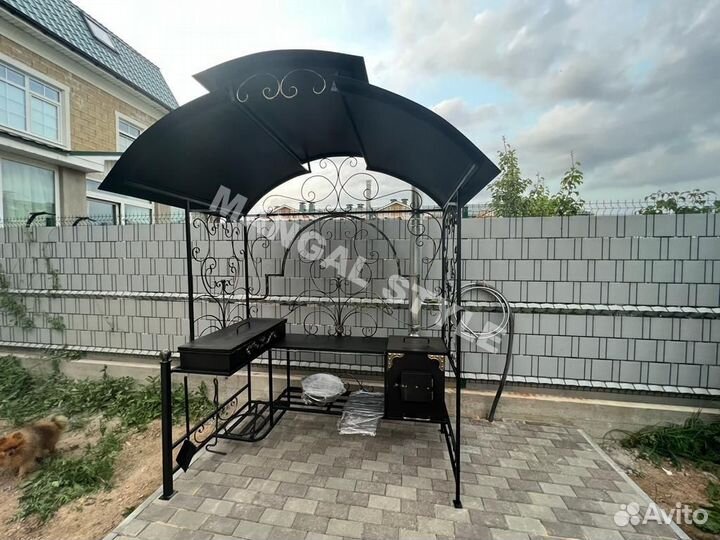 Мангал с крышей