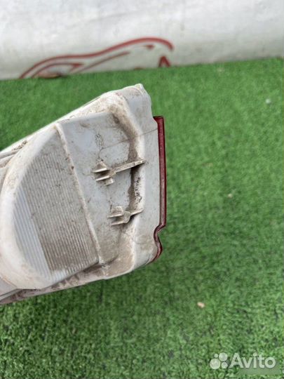 Противотуманная фара правая Toyota Land Cruiser