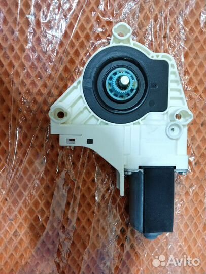 Моторчик Audi A5 I 8T cdnc 2011