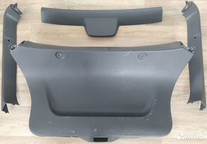 Обивка двери задка Лада Гранта Лифтбек