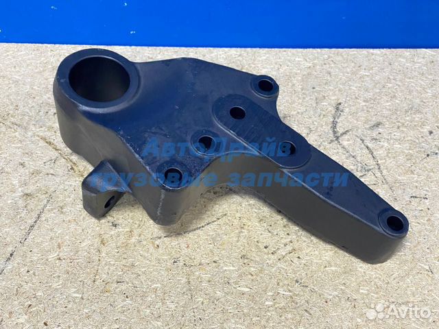 Кронштейн передней рессоры Volvo FM4 задний правый