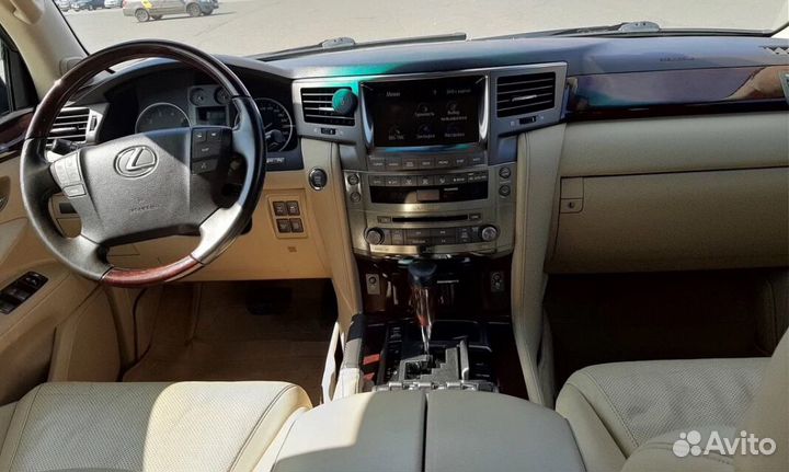 Торпедо Lexus LX570