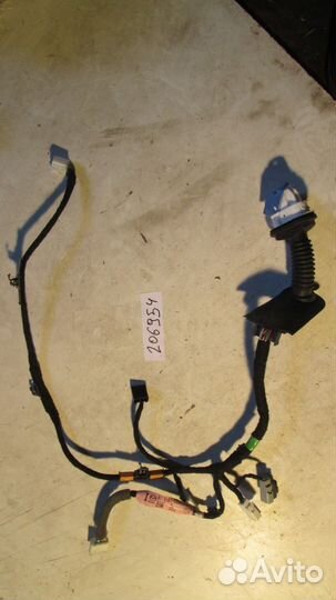 Электропроводка дверии передней правой (Mazda 3)