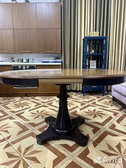 Стол обеденный