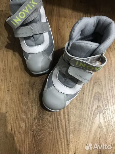 Лыжные ботинки 35 размер. Перекладина крепление