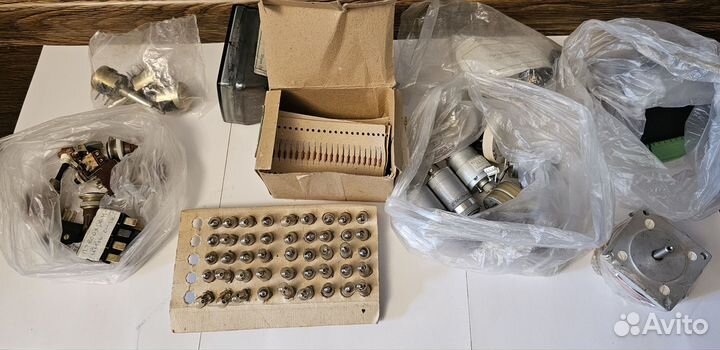 Радиодетали, электромоторы, предохранители