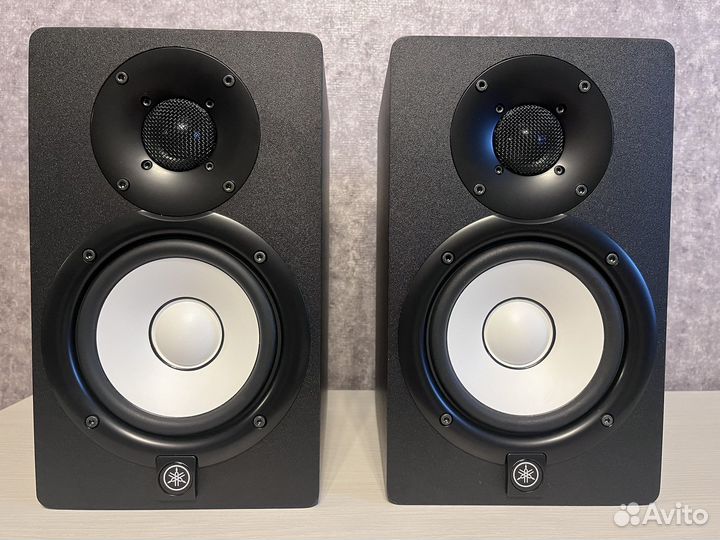 Студийные мониторы Yamaha hs5