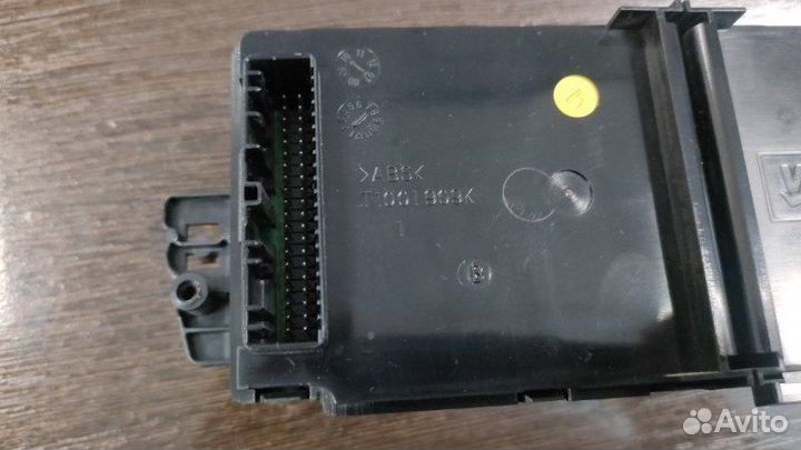 Блок управления климатом Renault Fluence