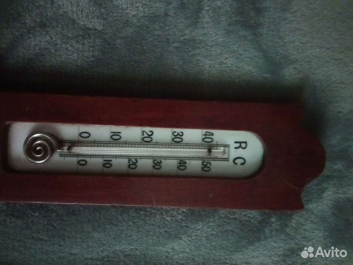 Старинный барометр