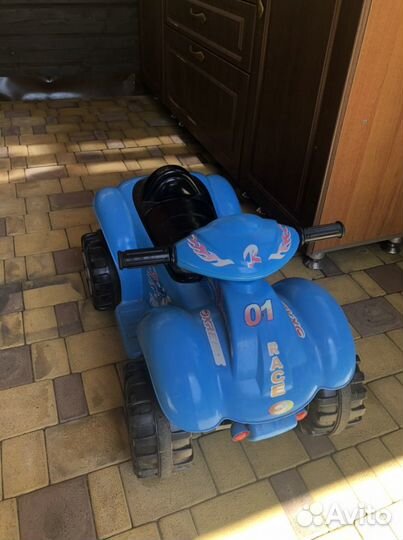 Детский квадроцикл на аккумуляторе