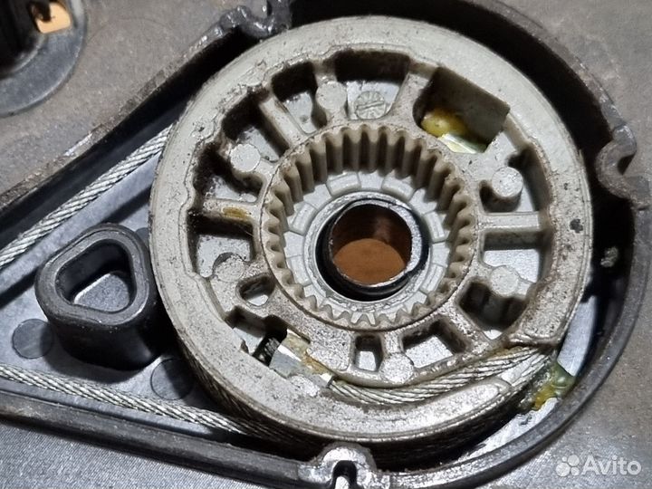 Левый передний подъёмник фольксваген поло 2012 год