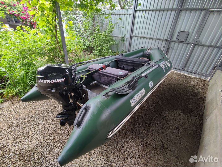 Лодка с мотором