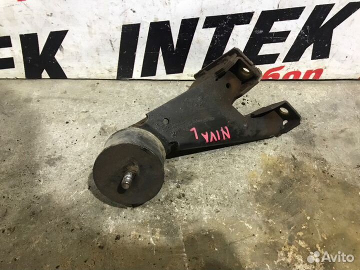 Подушка двигателя левая Chevrolet Niva 2008