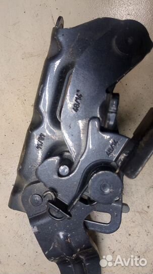 Петля капота Mercedes C W205, 2015