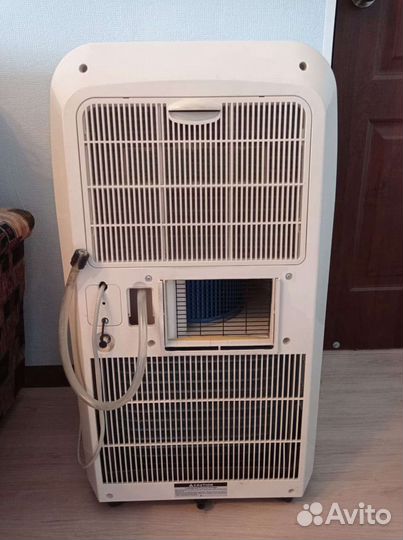 Напольный кондиционер Electrolux eacm-09 em/r