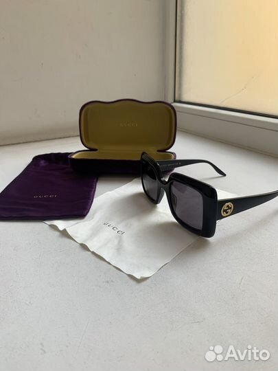 Солнечные очки gucci