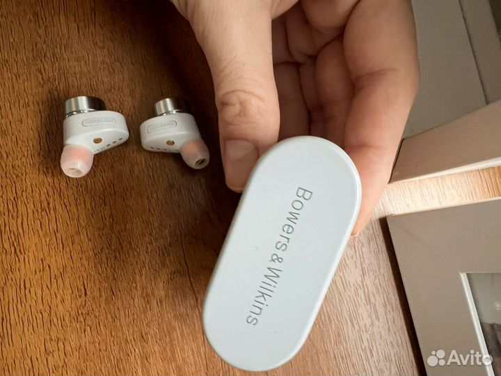 Беспроводные наушники bowers wilkins серые
