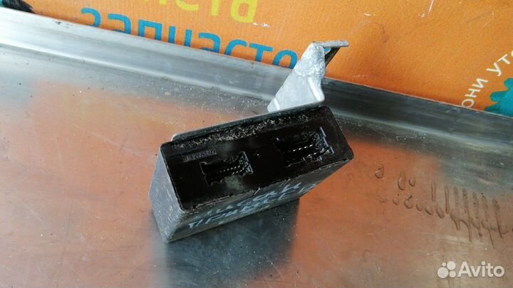 Блок управления замками дверей Nissan Primera Р11