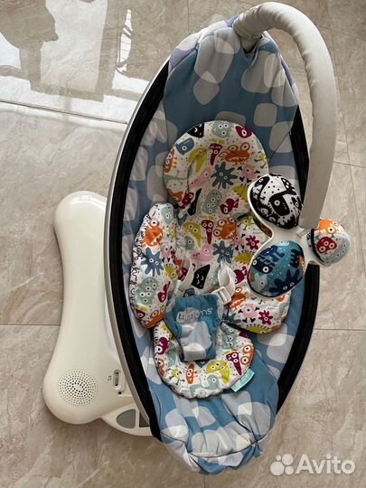 Прокат Детский шезлонг электронная качеля 4moms