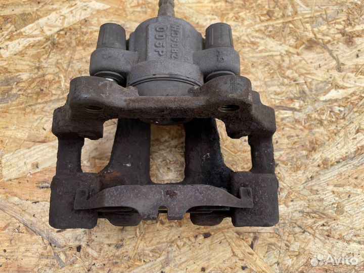 Суппорт тормозной задний правый BMW 3 W09082