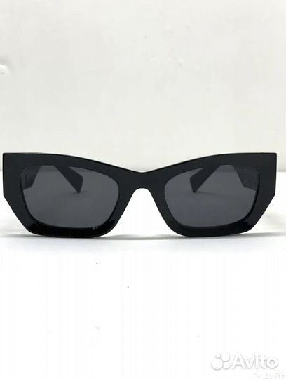 Солнцезащитные очки женские miumiu